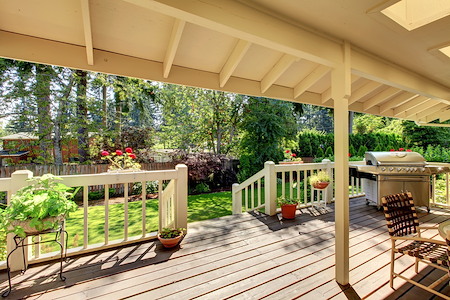 Covered Deck Ideas for Woodinville Homes: Is It Worth It in the PNW?