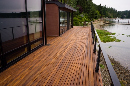 Deck Construction Cost in Edmonds, WA (Wood vs Composite)