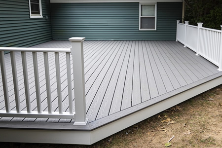 How Long Does a Deck Last in Edmonds & Mukilteo? Wood vs Composite Lifespan