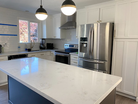 Quartz vs Granite Countertops for Bellevue & Mercer Island Kitchens