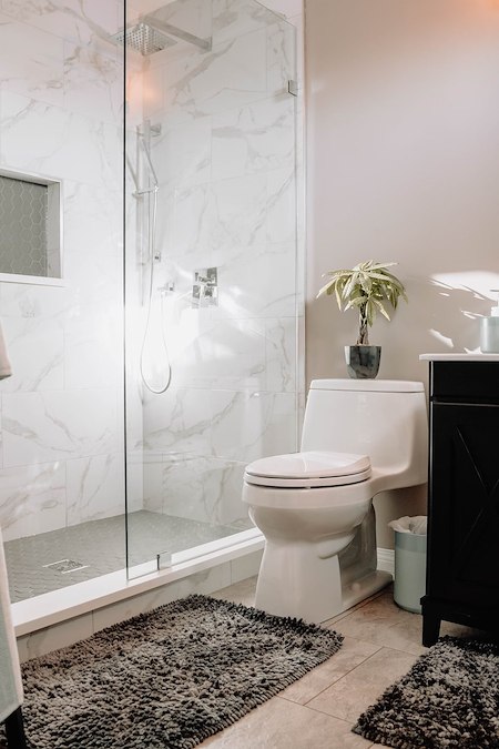 Small Bathroom, Big Storage: 2025 Solutions for Your Edmonds Home!