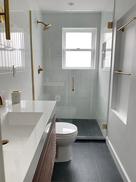 Walk-In Shower vs Bathtub in Edmonds, WA: What Adds More Value?