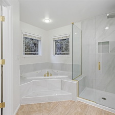 Woodinville-Luxury-Bathroom-Remodel-KG-Construction-Delivers-Stunning-Calacatta-Bianco-Design 4